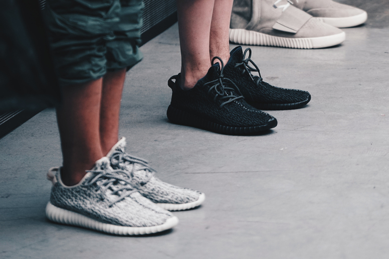 Adidas-yeezy-boost-350-black-2